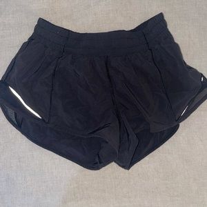 Lululemon black hotty hot shorts - size 6, 2.5 inch inseam